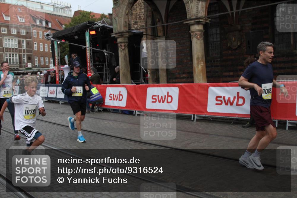 05.10.2025 - 20. swb-Marathon Bremen Yannick Fuchs http://msf.ph/oto/9316524 05.10.2025 10:44:09 Ziel 9614, 9919, 10351, 10652, 10780, 11316, 11503 meine-sportfotos.de