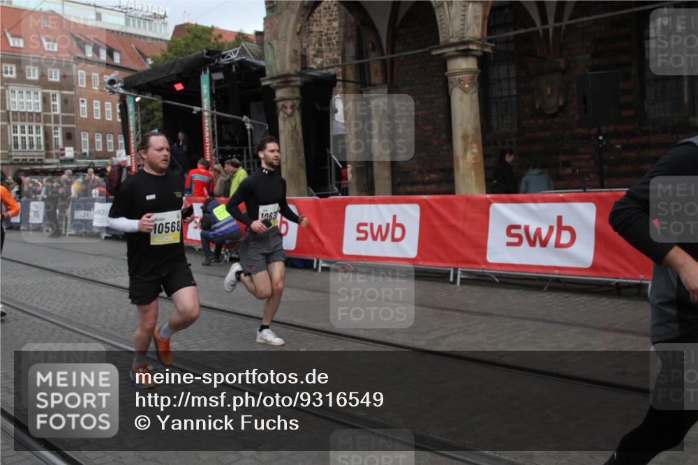 05.10.2025 - 20. swb-Marathon Bremen Yannick Fuchs http://msf.ph/oto/9316549 05.10.2025 10:45:03 Ziel 9202, 9590, 9678, 10568, 10633, 10851, 11362 meine-sportfotos.de