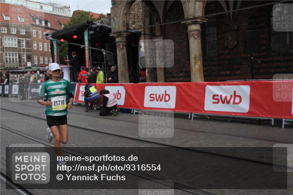 05.10.2025 - 20. swb-Marathon Bremen Yannick Fuchs http://msf.ph/oto/9316554 05.10.2025 10:45:11 Ziel 10091, 11715 meine-sportfotos.de