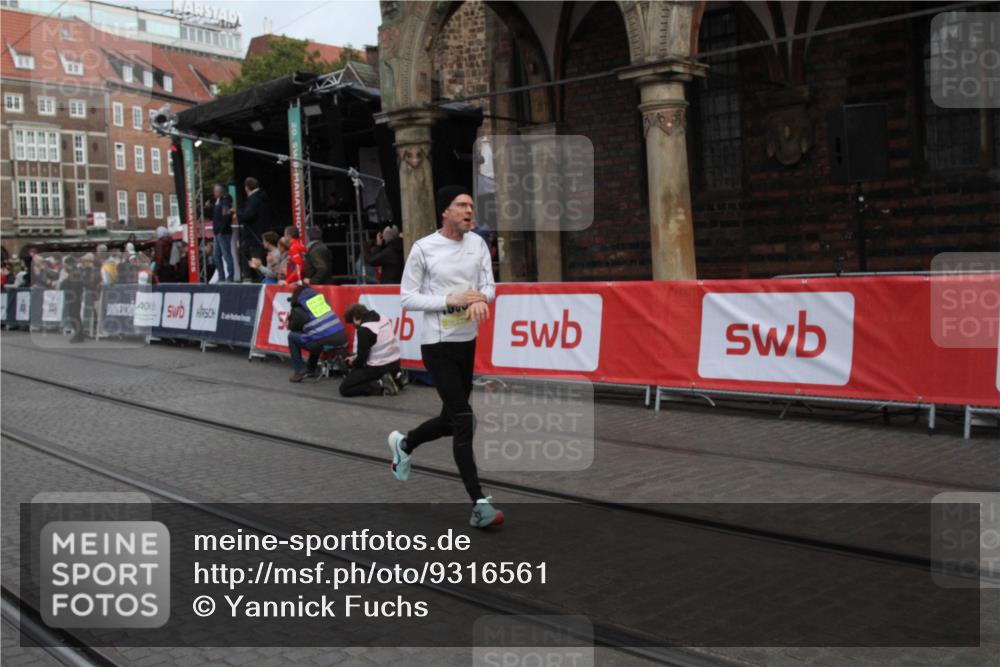 05.10.2025 - 20. swb-Marathon Bremen Yannick Fuchs http://msf.ph/oto/9316561 05.10.2025 10:45:26 Ziel 9396, 9885, 10447, 10634, 11346 meine-sportfotos.de