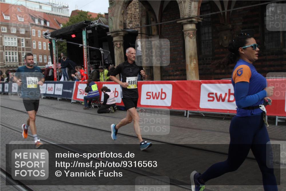 05.10.2025 - 20. swb-Marathon Bremen Yannick Fuchs http://msf.ph/oto/9316563 05.10.2025 10:45:29 Ziel 9396, 9885, 10447, 11346, 11403, 11585 meine-sportfotos.de