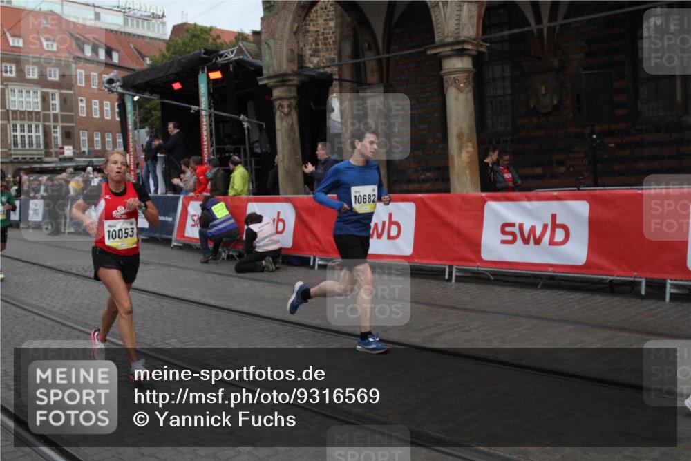 05.10.2025 - 20. swb-Marathon Bremen Yannick Fuchs http://msf.ph/oto/9316569 05.10.2025 10:45:42 Ziel 8000, 9200, 9222, 9250, 9709, 10053, 10639, 10682, 11678, 11745 meine-sportfotos.de
