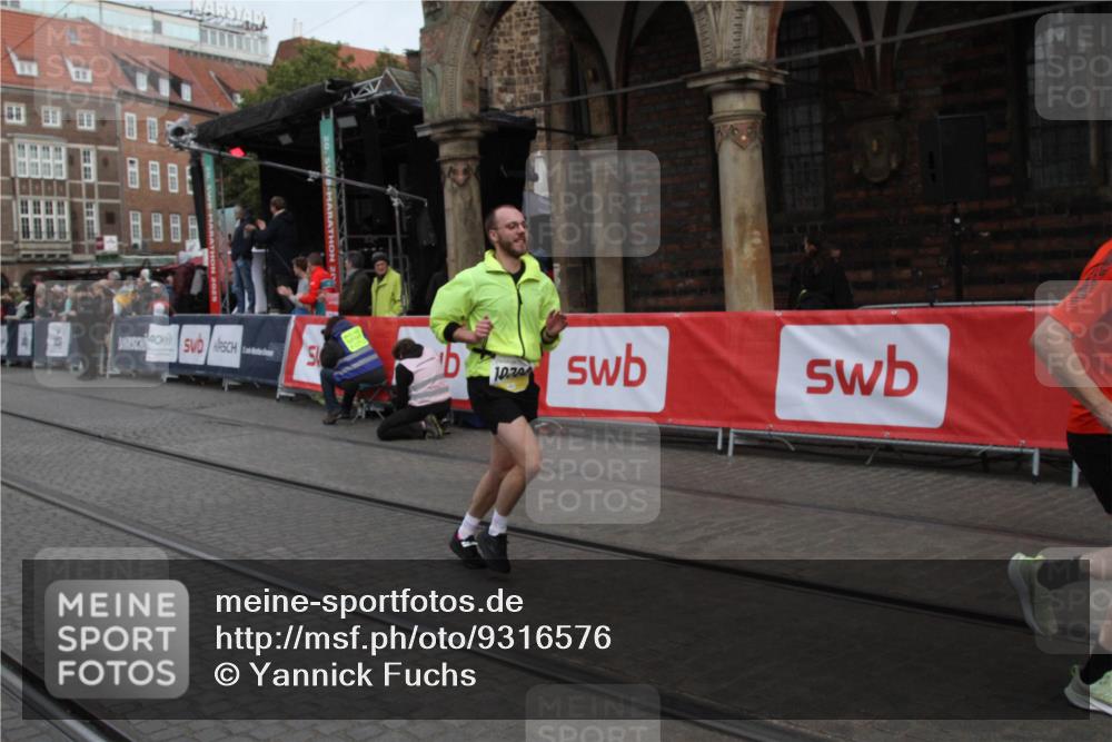 05.10.2025 - 20. swb-Marathon Bremen Yannick Fuchs http://msf.ph/oto/9316576 05.10.2025 10:45:48 Ziel 28, 9709, 9960, 10350, 10639, 10792, 10823 meine-sportfotos.de