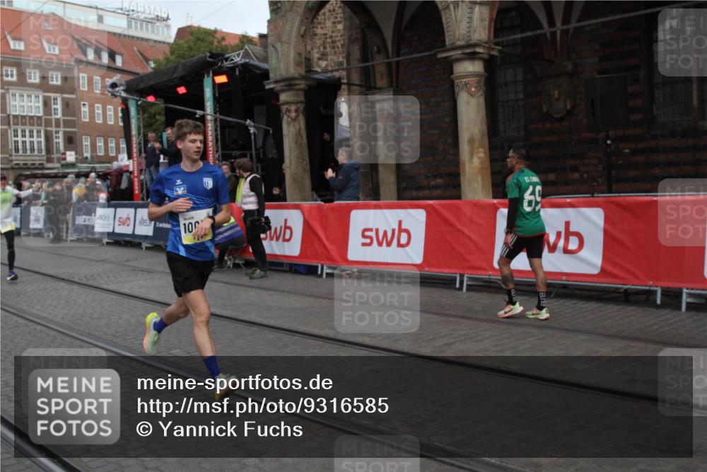 05.10.2025 - 20. swb-Marathon Bremen Yannick Fuchs http://msf.ph/oto/9316585 05.10.2025 10:46:06 Ziel 9500, 10090, 10688, 11074, 11513 meine-sportfotos.de