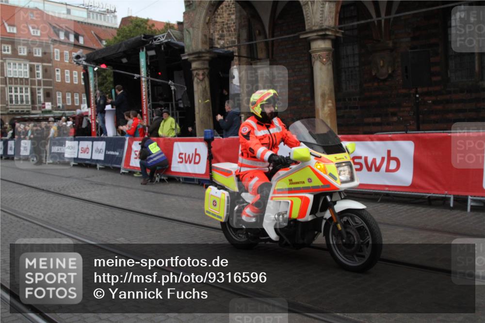 05.10.2025 - 20. swb-Marathon Bremen Yannick Fuchs http://msf.ph/oto/9316596 05.10.2025 10:46:28 Ziel  meine-sportfotos.de
