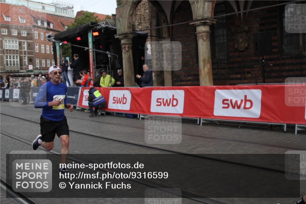 05.10.2025 - 20. swb-Marathon Bremen Yannick Fuchs http://msf.ph/oto/9316599 05.10.2025 10:46:40 Ziel 9009, 9207, 9366, 10268, 11268 meine-sportfotos.de