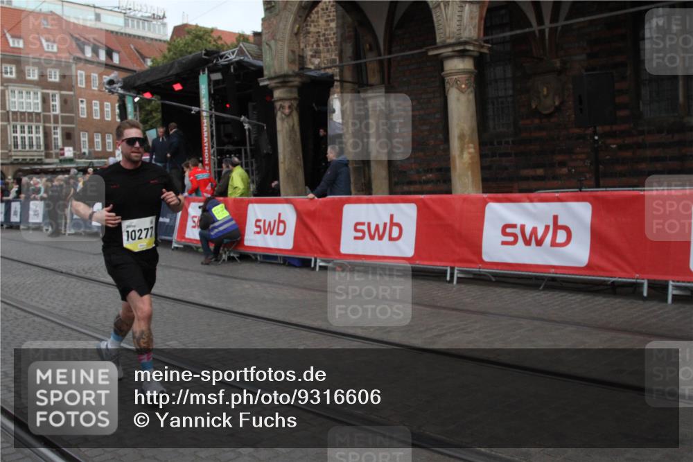 05.10.2025 - 20. swb-Marathon Bremen Yannick Fuchs http://msf.ph/oto/9316606 05.10.2025 10:46:52 Ziel 10277 meine-sportfotos.de