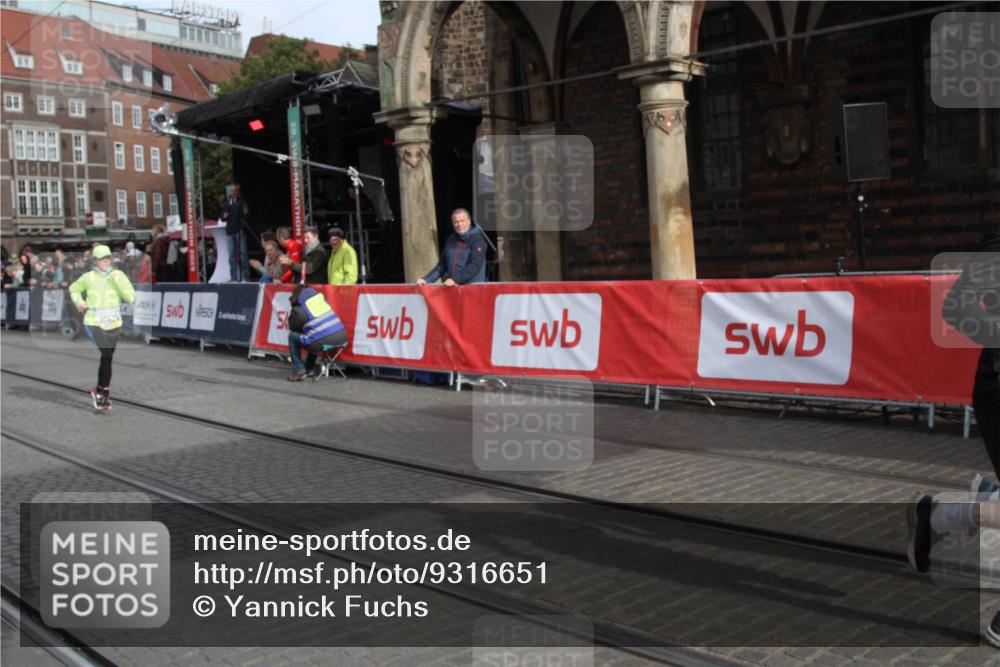 05.10.2025 - 20. swb-Marathon Bremen Yannick Fuchs http://msf.ph/oto/9316651 05.10.2025 10:48:15 Ziel 10428, 10723, 10953, 11299 meine-sportfotos.de