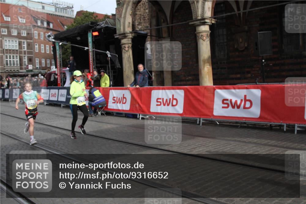 05.10.2025 - 20. swb-Marathon Bremen Yannick Fuchs http://msf.ph/oto/9316652 05.10.2025 10:48:16 Ziel 9706, 10428, 10953, 11299 meine-sportfotos.de