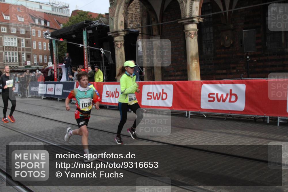 05.10.2025 - 20. swb-Marathon Bremen Yannick Fuchs http://msf.ph/oto/9316653 05.10.2025 10:48:16 Ziel 9706, 10428, 10953, 11299 meine-sportfotos.de