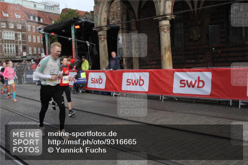05.10.2025 - 20. swb-Marathon Bremen Yannick Fuchs http://msf.ph/oto/9316665 05.10.2025 10:48:26 Ziel 8787, 9223, 9404, 9665, 9704, 9810, 9958, 10109, 10211, 11292 meine-sportfotos.de