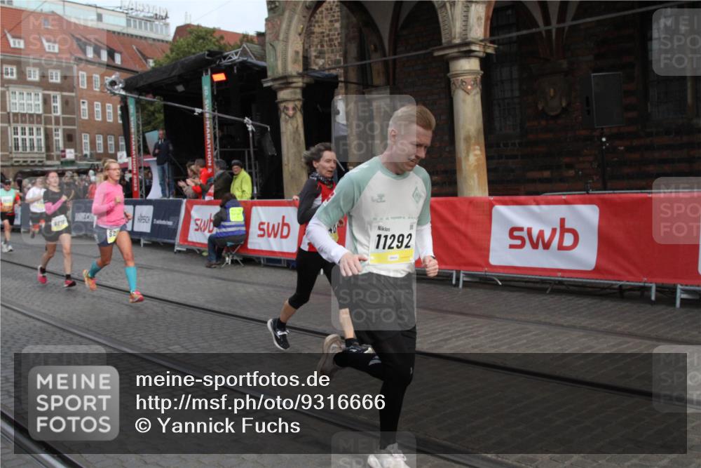 05.10.2025 - 20. swb-Marathon Bremen Yannick Fuchs http://msf.ph/oto/9316666 05.10.2025 10:48:27 Ziel 8787, 9223, 9404, 9665, 9704, 9810, 9958, 10109, 10211, 11292 meine-sportfotos.de