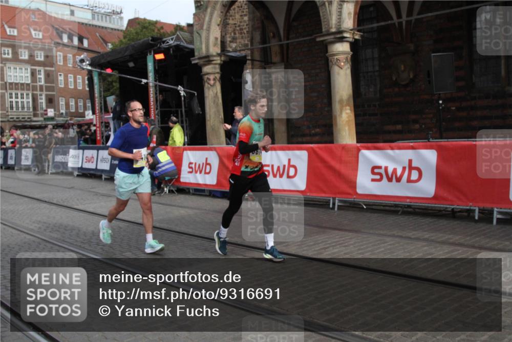 05.10.2025 - 20. swb-Marathon Bremen Yannick Fuchs http://msf.ph/oto/9316691 05.10.2025 10:48:56 Ziel 7414, 9255, 9583, 9674, 10047, 10877 meine-sportfotos.de