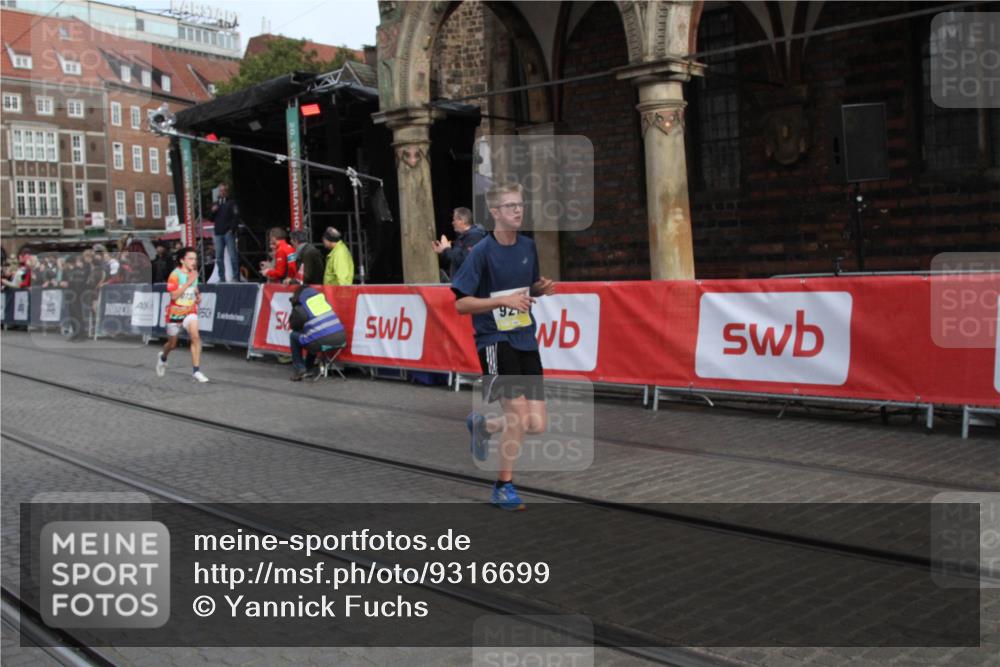 05.10.2025 - 20. swb-Marathon Bremen Yannick Fuchs http://msf.ph/oto/9316699 05.10.2025 10:49:07 Ziel 9014, 9216, 9317, 10449, 10733 meine-sportfotos.de