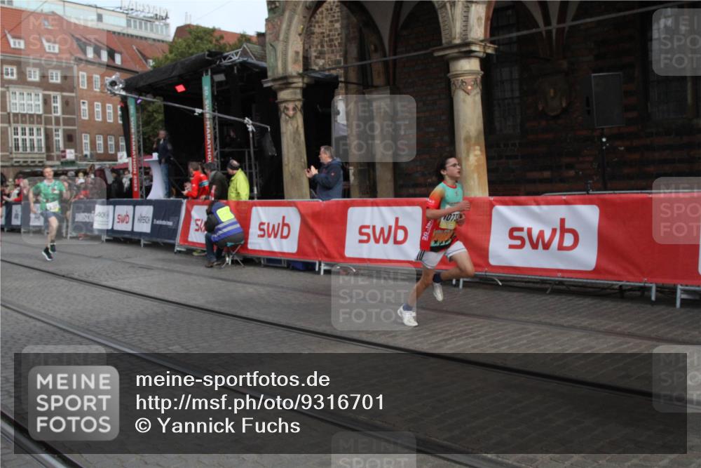 05.10.2025 - 20. swb-Marathon Bremen Yannick Fuchs http://msf.ph/oto/9316701 05.10.2025 10:49:08 Ziel 9014, 9216, 9317, 10449, 10733, 11695 meine-sportfotos.de