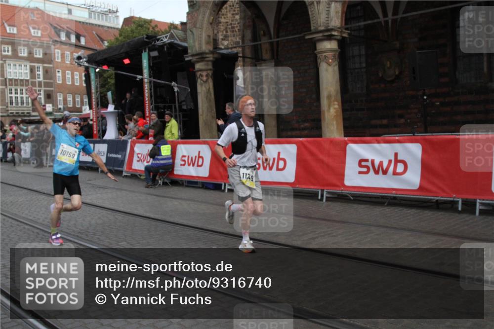 05.10.2025 - 20. swb-Marathon Bremen Yannick Fuchs http://msf.ph/oto/9316740 05.10.2025 10:49:59 Ziel 10159, 10946, 11642, 11749 meine-sportfotos.de