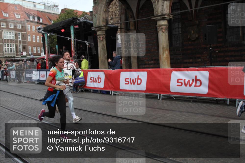 05.10.2025 - 20. swb-Marathon Bremen Yannick Fuchs http://msf.ph/oto/9316747 05.10.2025 10:50:07 Ziel 9485, 9676, 9787, 9803, 10868, 11208, 11288, 11295, 11621 meine-sportfotos.de