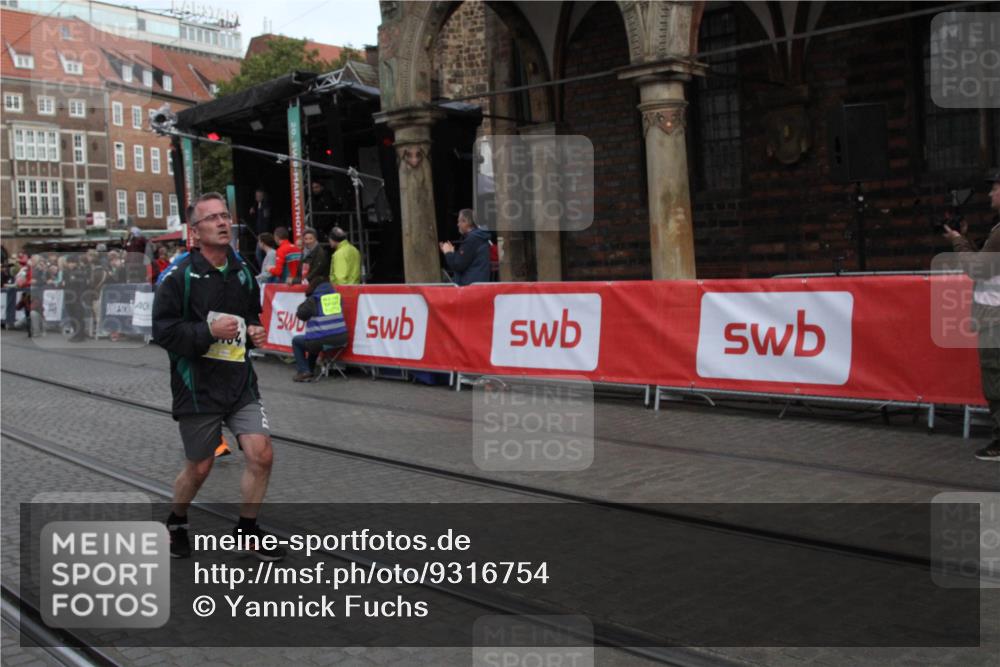 05.10.2025 - 20. swb-Marathon Bremen Yannick Fuchs http://msf.ph/oto/9316754 05.10.2025 10:50:15 Ziel 9579, 9645, 9689, 10356, 10400, 11104 meine-sportfotos.de