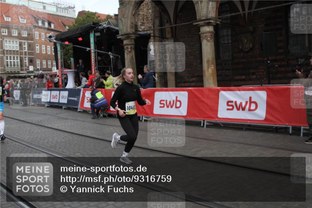 05.10.2025 - 20. swb-Marathon Bremen Yannick Fuchs http://msf.ph/oto/9316759 05.10.2025 10:50:20 Ziel 9579, 10022, 10356, 10400, 10443 meine-sportfotos.de