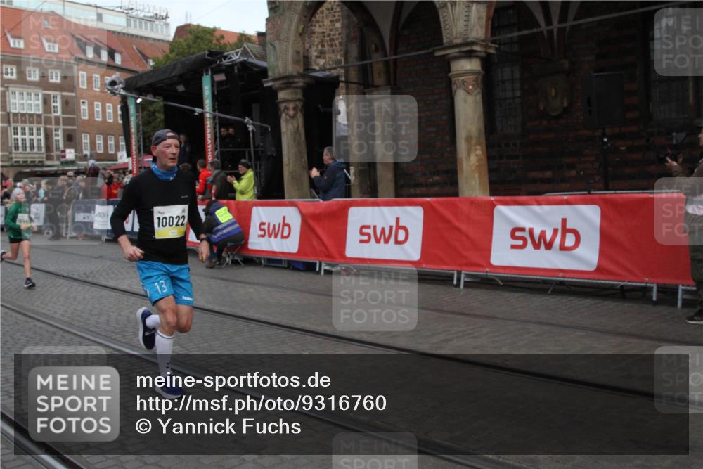 05.10.2025 - 20. swb-Marathon Bremen Yannick Fuchs http://msf.ph/oto/9316760 05.10.2025 10:50:22 Ziel 10022, 10443, 10923 meine-sportfotos.de