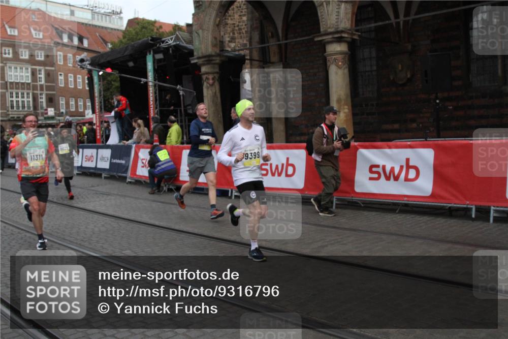 05.10.2025 - 20. swb-Marathon Bremen Yannick Fuchs http://msf.ph/oto/9316796 05.10.2025 10:51:00 Ziel 9199, 9399, 9630, 10029, 10227, 10254, 10534, 10698, 11061, 11220, 11311 meine-sportfotos.de