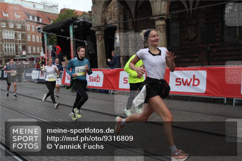 05.10.2025 - 20. swb-Marathon Bremen Yannick Fuchs http://msf.ph/oto/9316809 05.10.2025 10:51:10 Ziel 9256, 9287, 9416, 9894, 10206, 10226, 10669, 11279, 11573 meine-sportfotos.de