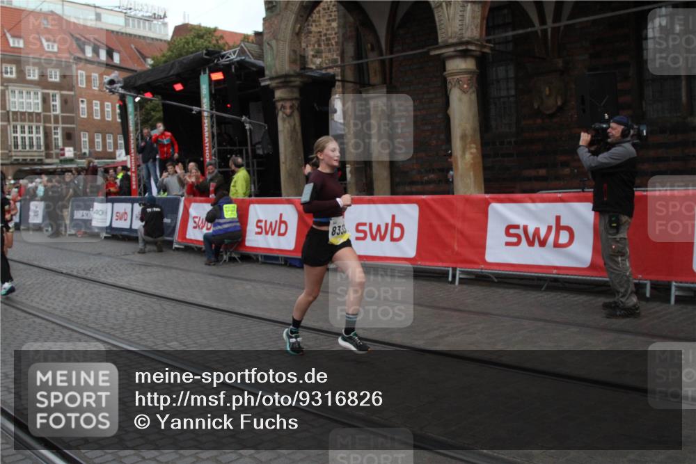 05.10.2025 - 20. swb-Marathon Bremen Yannick Fuchs http://msf.ph/oto/9316826 05.10.2025 10:51:47 Ziel 8333, 9259, 10436 meine-sportfotos.de