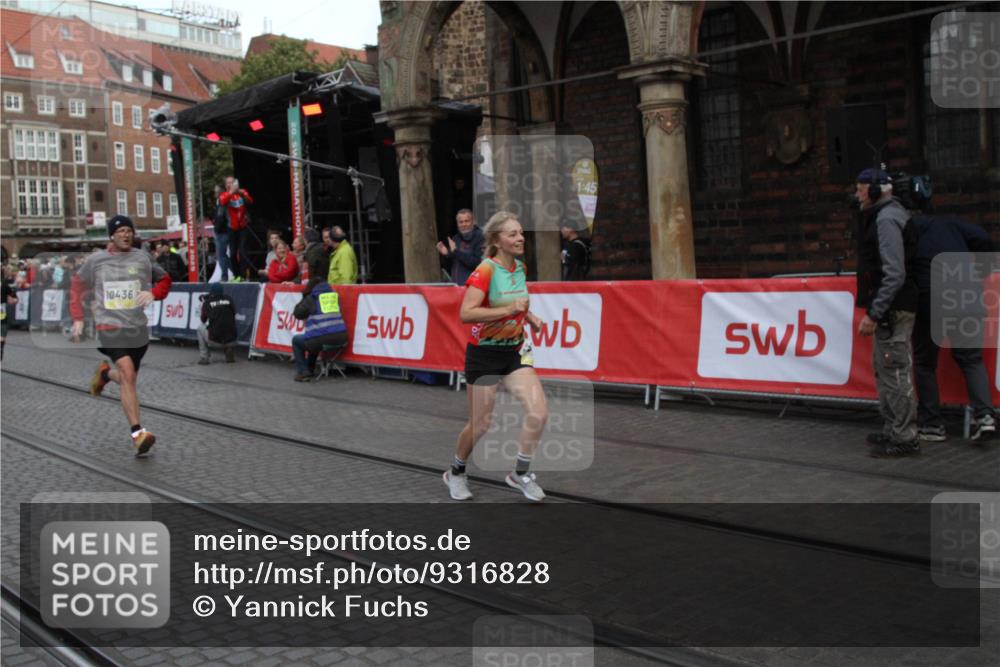 05.10.2025 - 20. swb-Marathon Bremen Yannick Fuchs http://msf.ph/oto/9316828 05.10.2025 10:51:49 Ziel 9004, 9259, 9506, 10436, 10968, 11689, 11696 meine-sportfotos.de
