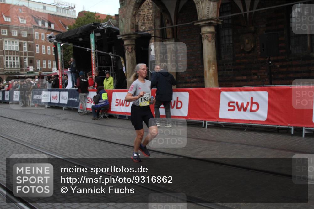 05.10.2025 - 20. swb-Marathon Bremen Yannick Fuchs http://msf.ph/oto/9316862 05.10.2025 10:52:31 Ziel 9172, 10241, 10327, 10608, 11528 meine-sportfotos.de