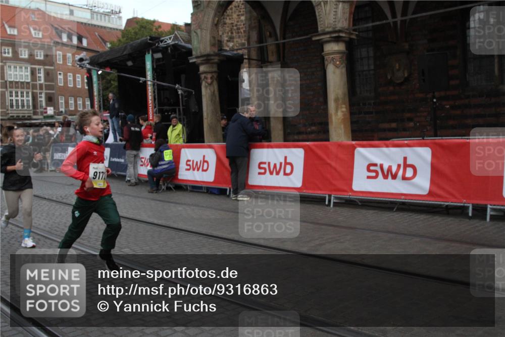 05.10.2025 - 20. swb-Marathon Bremen Yannick Fuchs http://msf.ph/oto/9316863 05.10.2025 10:52:32 Ziel 9172, 10241, 10327, 10608, 11387, 11528 meine-sportfotos.de