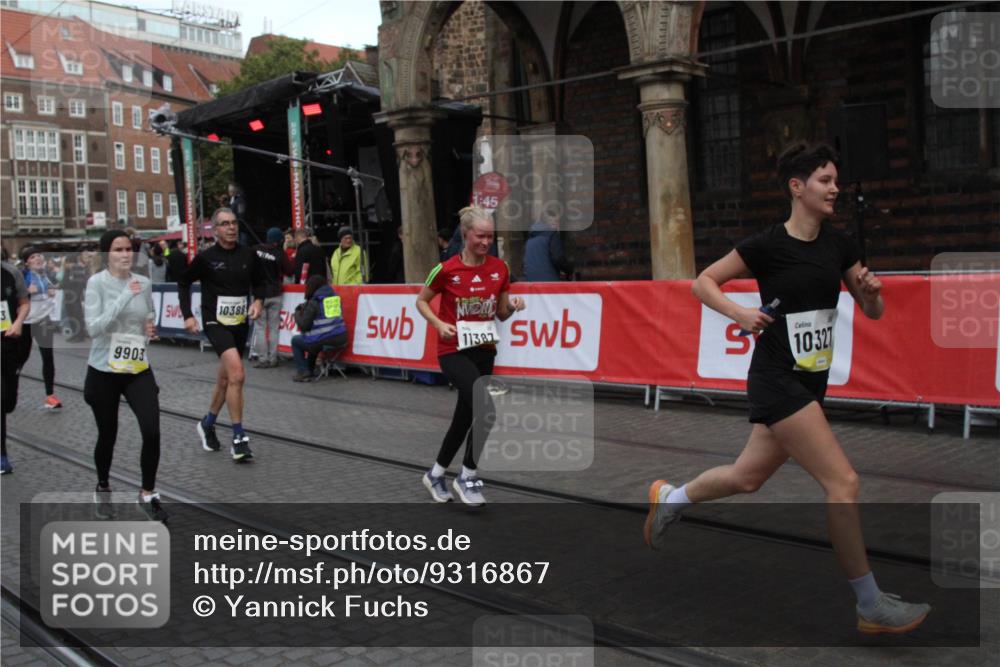 05.10.2025 - 20. swb-Marathon Bremen Yannick Fuchs http://msf.ph/oto/9316867 05.10.2025 10:52:37 Ziel 8888, 9439, 9903, 10327, 10388, 11283, 11387, 11413 meine-sportfotos.de