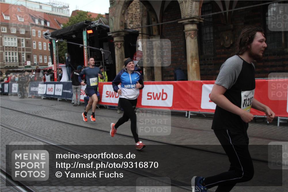 05.10.2025 - 20. swb-Marathon Bremen Yannick Fuchs http://msf.ph/oto/9316870 05.10.2025 10:52:39 Ziel 8888, 9439, 9903, 10388, 10548, 11283, 11413 meine-sportfotos.de
