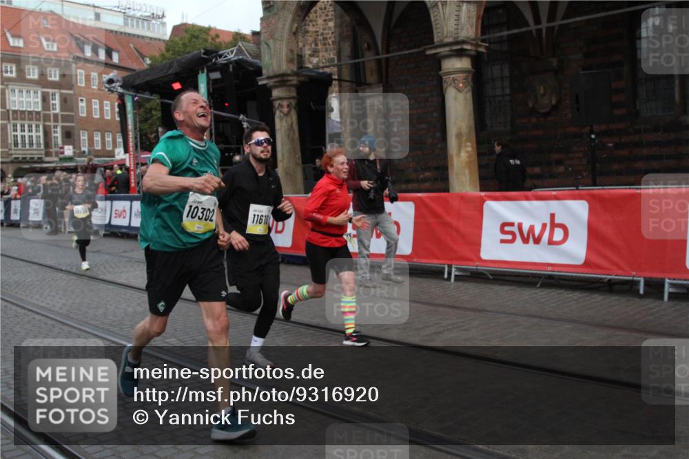 05.10.2025 - 20. swb-Marathon Bremen Yannick Fuchs http://msf.ph/oto/9316920 05.10.2025 10:53:31 Ziel 9868, 9957, 10302, 10335, 10369, 10468, 10655, 10934, 11545, 11616, 11716 meine-sportfotos.de