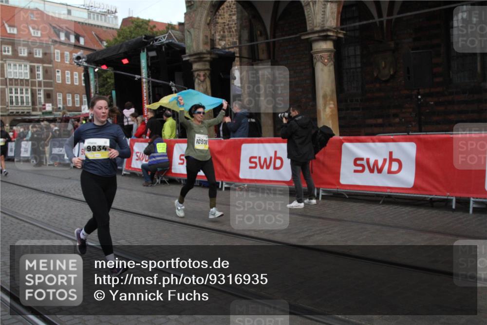 05.10.2025 - 20. swb-Marathon Bremen Yannick Fuchs http://msf.ph/oto/9316935 05.10.2025 10:53:50 Ziel 9494, 9934, 10020, 10416, 10906, 10966, 11141, 11383 meine-sportfotos.de