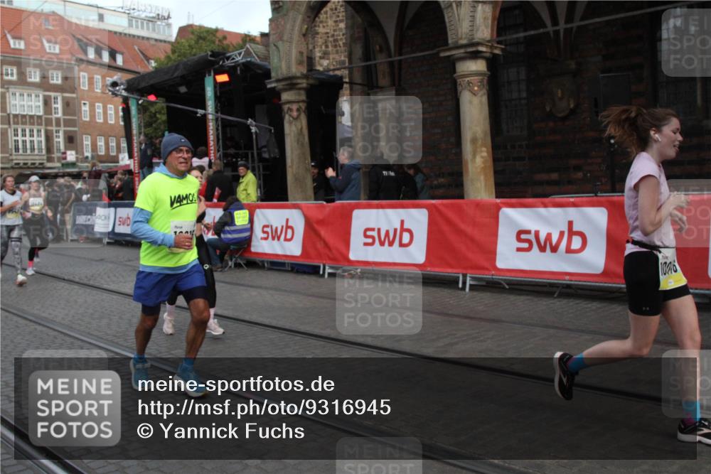 05.10.2025 - 20. swb-Marathon Bremen Yannick Fuchs http://msf.ph/oto/9316945 05.10.2025 10:54:00 Ziel 9313, 9456, 9548, 10046, 10163, 10484, 10616, 10785, 11152, 11533 meine-sportfotos.de