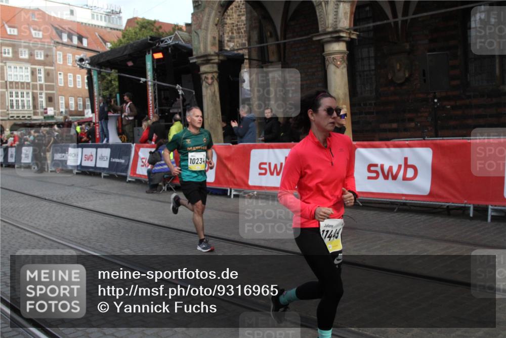 05.10.2025 - 20. swb-Marathon Bremen Yannick Fuchs http://msf.ph/oto/9316965 05.10.2025 10:54:21 Ziel 9574, 10234, 10402, 10533, 10915, 11449 meine-sportfotos.de