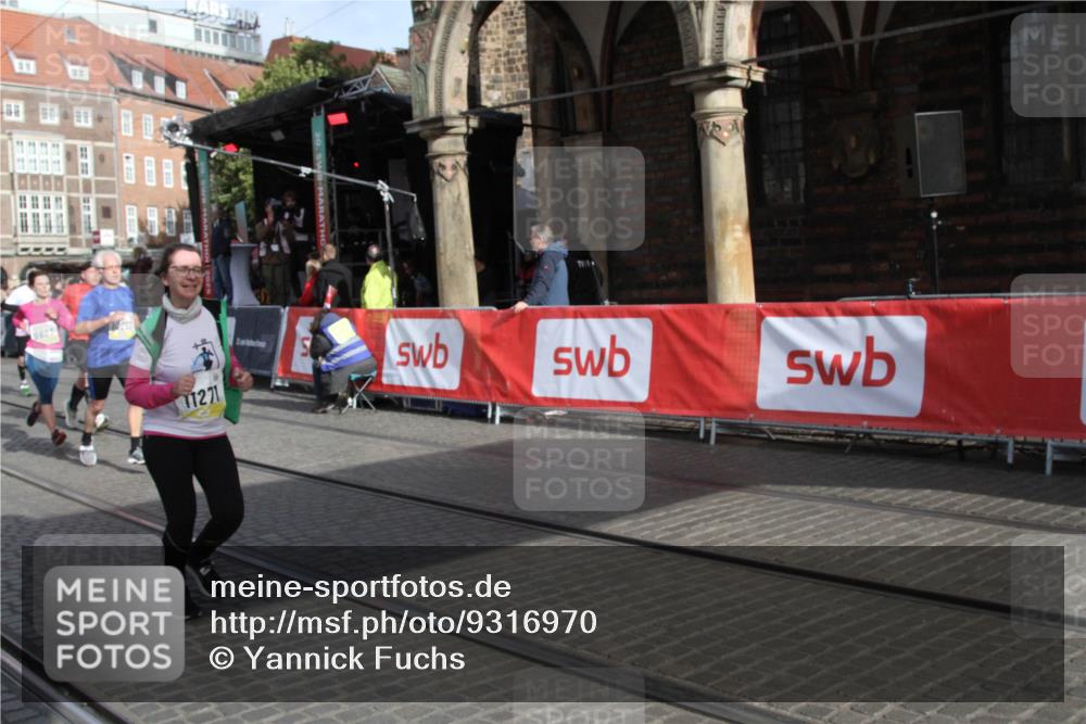 05.10.2025 - 20. swb-Marathon Bremen Yannick Fuchs http://msf.ph/oto/9316970 05.10.2025 10:54:31 Ziel 9392, 9633, 10032, 10097, 10810, 11271 meine-sportfotos.de