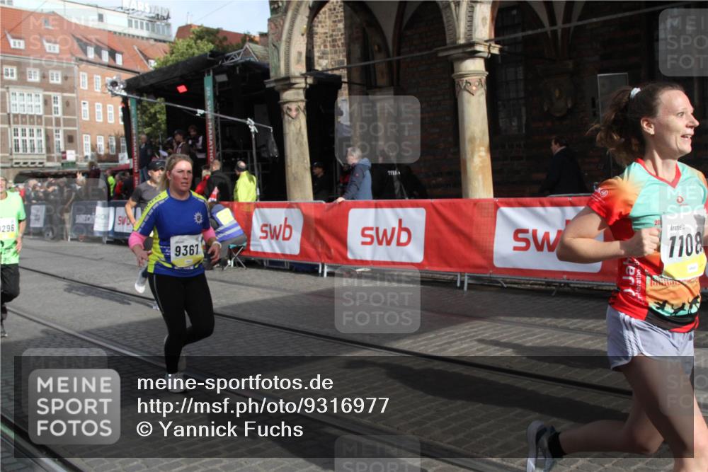 05.10.2025 - 20. swb-Marathon Bremen Yannick Fuchs http://msf.ph/oto/9316977 05.10.2025 10:54:39 Ziel 9367, 10174, 10178, 10296, 10768, 11045, 11089, 11321, 11694 meine-sportfotos.de
