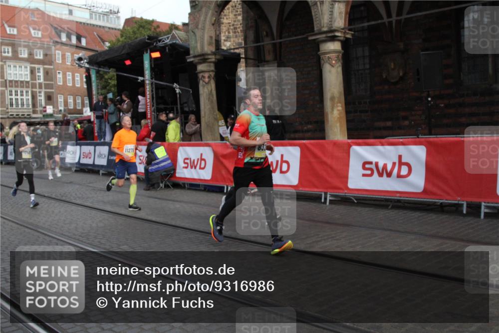 05.10.2025 - 20. swb-Marathon Bremen Yannick Fuchs http://msf.ph/oto/9316986 05.10.2025 10:54:53 Ziel 8326, 9436, 9560, 9754, 9776, 10024, 10232, 10233, 10487, 10609, 10770, 11163, 11276, 11373 meine-sportfotos.de