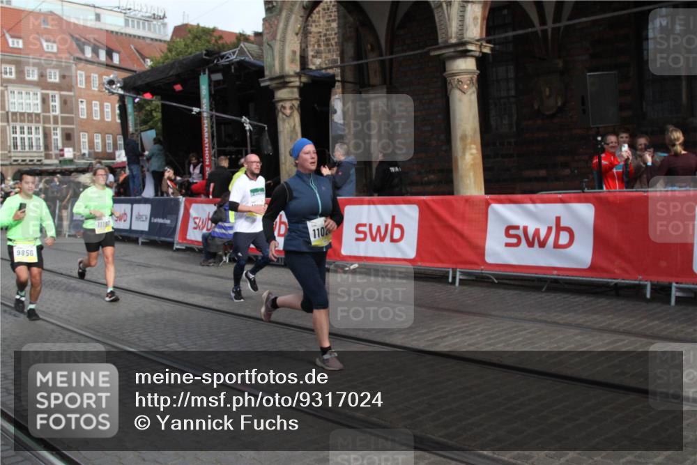 05.10.2025 - 20. swb-Marathon Bremen Yannick Fuchs http://msf.ph/oto/9317024 05.10.2025 10:55:35 Ziel 9856, 10111, 10262, 10745, 11025, 11197 meine-sportfotos.de