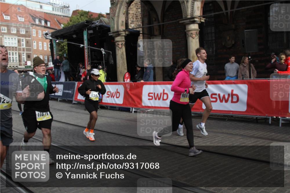 05.10.2025 - 20. swb-Marathon Bremen Yannick Fuchs http://msf.ph/oto/9317068 05.10.2025 10:56:21 Ziel 9258, 10196, 10992, 11364, 11554, 11741 meine-sportfotos.de