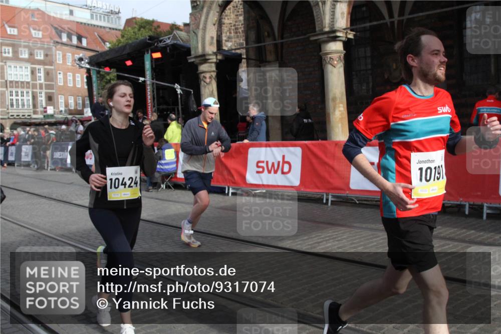 05.10.2025 - 20. swb-Marathon Bremen Yannick Fuchs http://msf.ph/oto/9317074 05.10.2025 10:56:28 Ziel 9424, 9783, 9932, 10028, 10191, 10387, 10424, 10546, 10590, 11662, 11723 meine-sportfotos.de