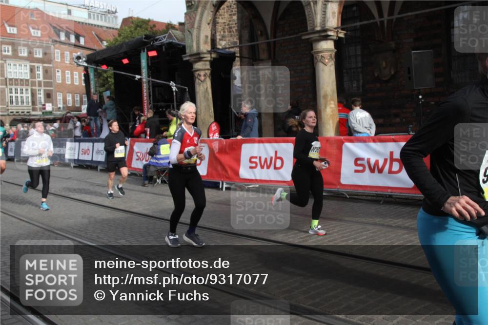 05.10.2025 - 20. swb-Marathon Bremen Yannick Fuchs http://msf.ph/oto/9317077 05.10.2025 10:56:32 Ziel 9424, 9790, 9932, 10005, 10179, 10387, 10546, 10648, 11253, 11571, 11723 meine-sportfotos.de