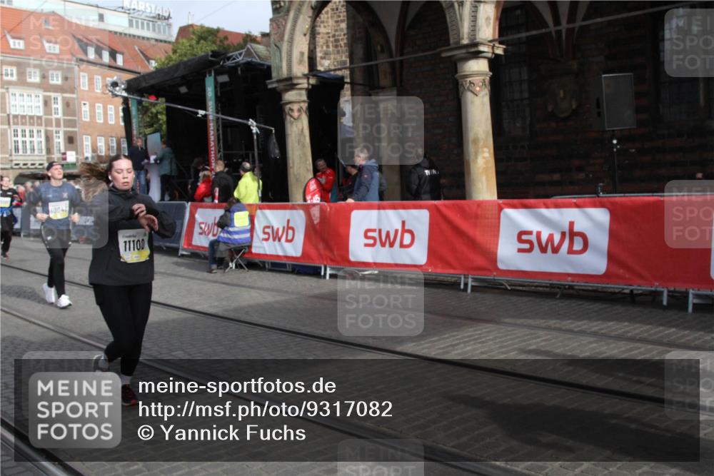 05.10.2025 - 20. swb-Marathon Bremen Yannick Fuchs http://msf.ph/oto/9317082 05.10.2025 10:56:37 Ziel 9547, 9886, 10008, 10042, 10648, 10971, 11100, 11253, 11260, 11571, 11691 meine-sportfotos.de