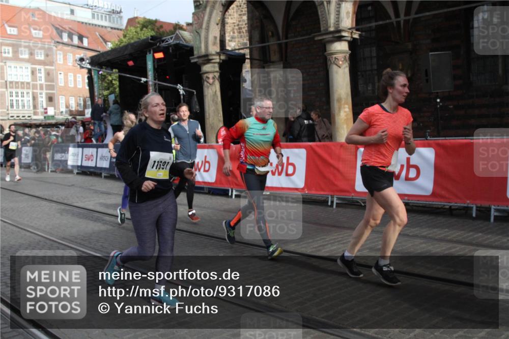 05.10.2025 - 20. swb-Marathon Bremen Yannick Fuchs http://msf.ph/oto/9317086 05.10.2025 10:56:41 Ziel 8118, 9547, 9886, 10008, 10042, 10971, 11260, 11475, 11691 meine-sportfotos.de