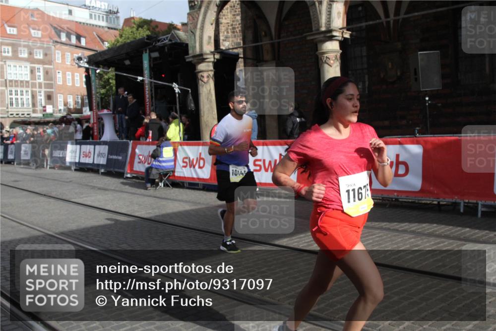 05.10.2025 - 20. swb-Marathon Bremen Yannick Fuchs http://msf.ph/oto/9317097 05.10.2025 10:56:55 Ziel 9669, 10145, 10397, 10924, 11274, 11675 meine-sportfotos.de