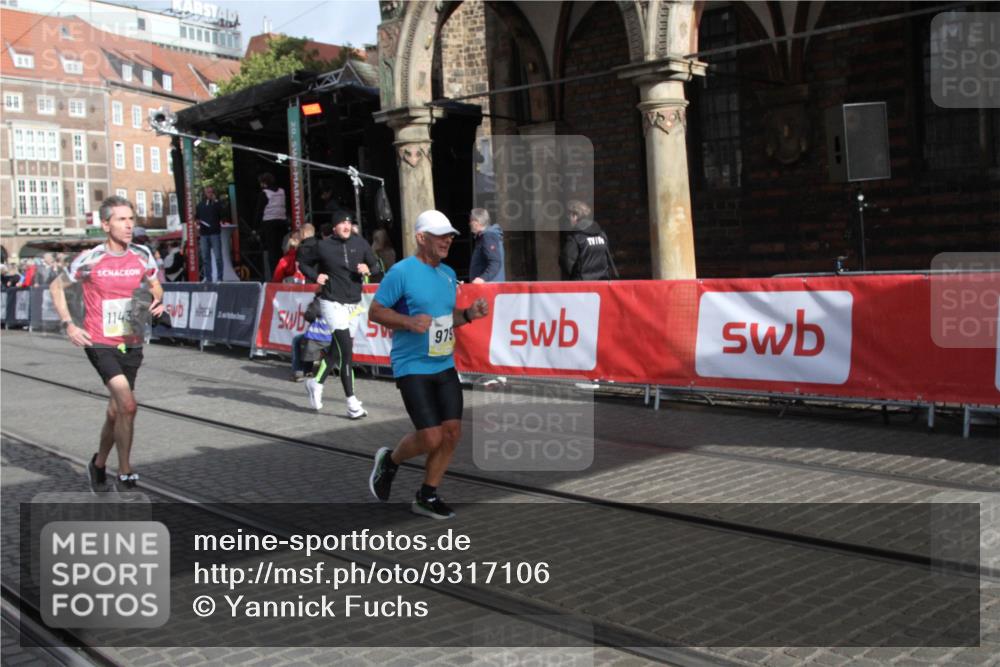05.10.2025 - 20. swb-Marathon Bremen Yannick Fuchs http://msf.ph/oto/9317106 05.10.2025 10:57:10 Ziel 5172, 9231, 9314, 9797, 11435, 11566 meine-sportfotos.de