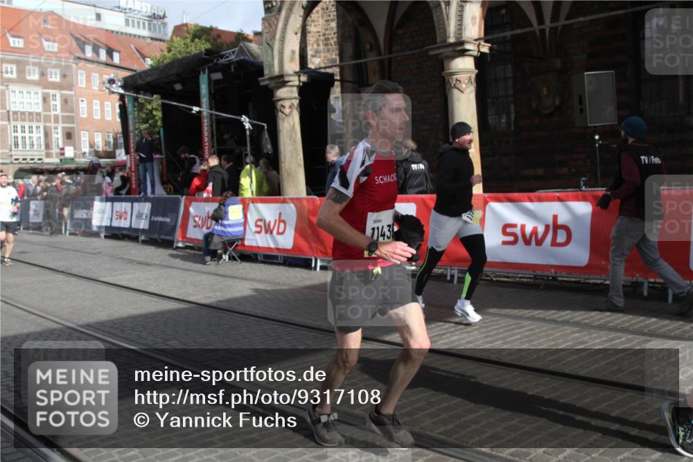 05.10.2025 - 20. swb-Marathon Bremen Yannick Fuchs http://msf.ph/oto/9317108 05.10.2025 10:57:11 Ziel 5172, 9231, 9314, 9577, 9797, 10545, 11138, 11202, 11435, 11566 meine-sportfotos.de