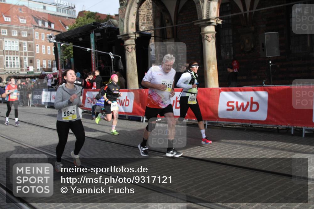 05.10.2025 - 20. swb-Marathon Bremen Yannick Fuchs http://msf.ph/oto/9317121 05.10.2025 10:57:23 Ziel 9260, 9292, 9450, 9550, 9844, 9947, 10169, 10281, 10367, 10657, 11015 meine-sportfotos.de