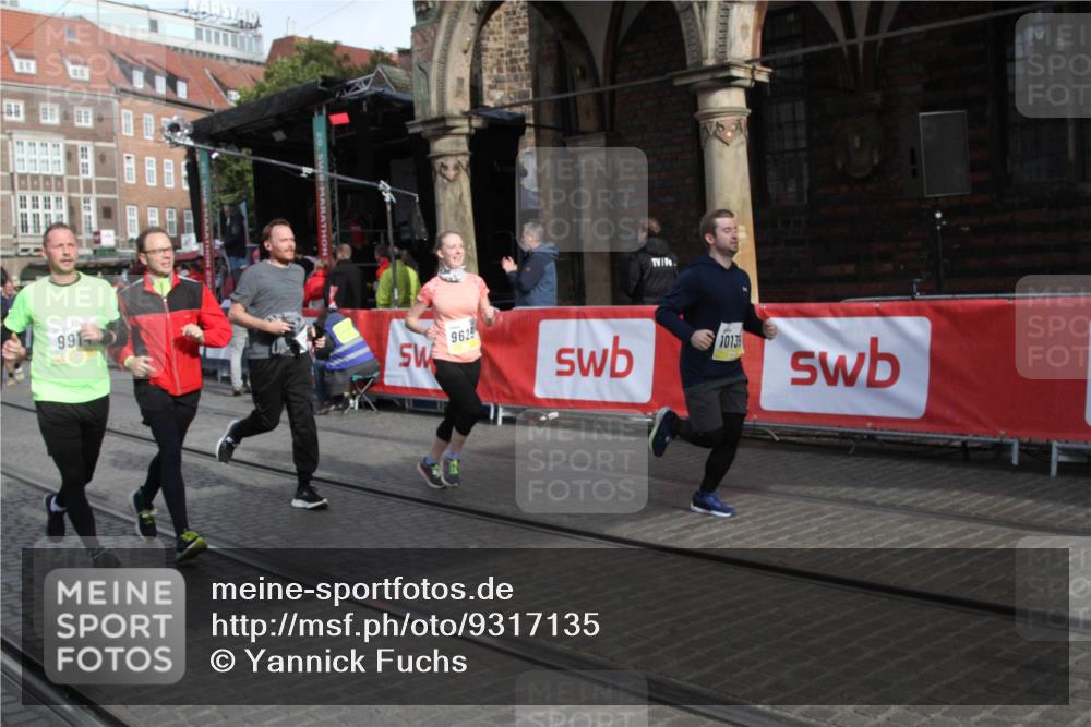 05.10.2025 - 20. swb-Marathon Bremen Yannick Fuchs http://msf.ph/oto/9317135 05.10.2025 10:57:37 Ziel 9625, 9747, 9904, 9914, 9962, 10139, 10694, 10739, 11360, 11583 meine-sportfotos.de